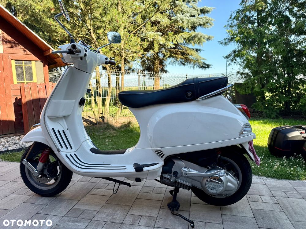 Piaggio Vespa - 4