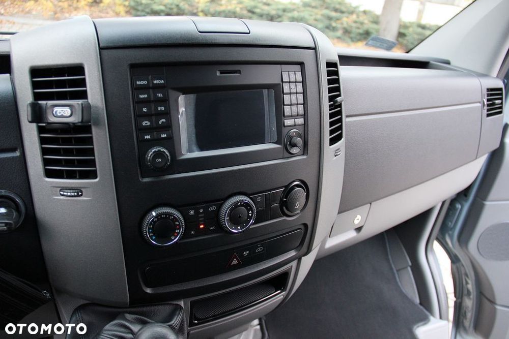 Mercedes-Benz SPRINTER - 25