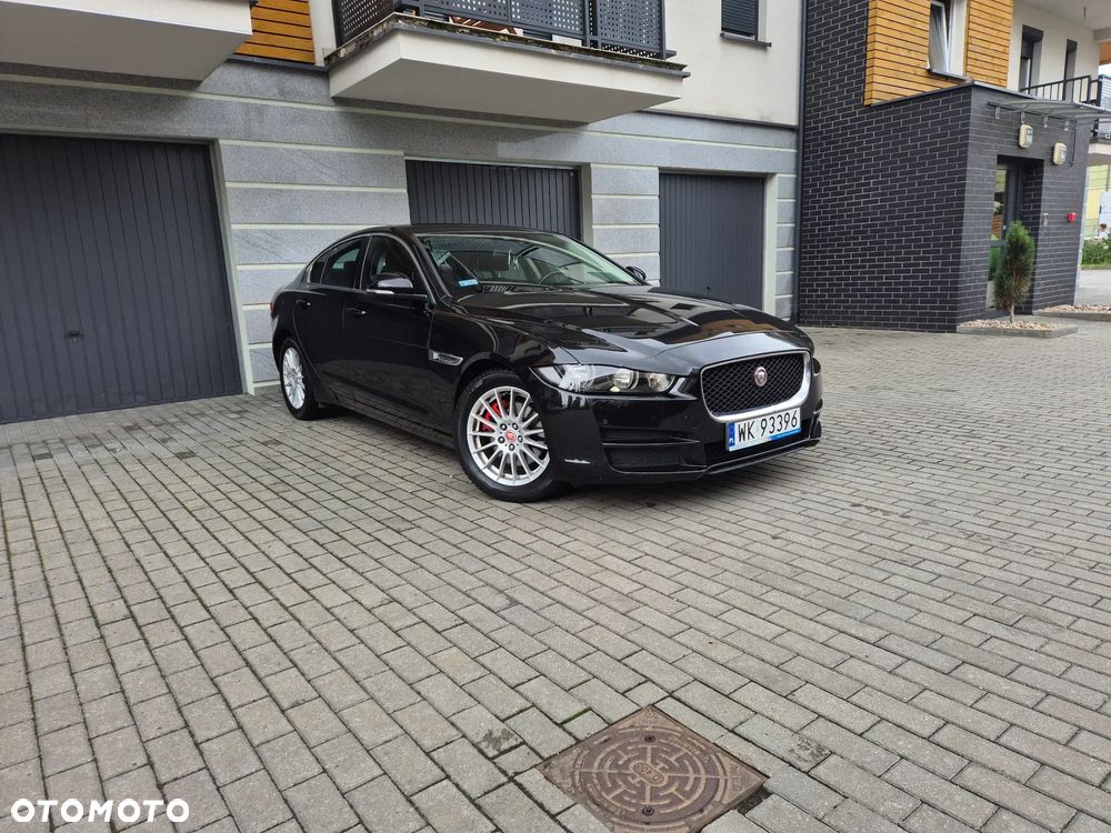 Jaguar XE 2.0 D Pure - 2