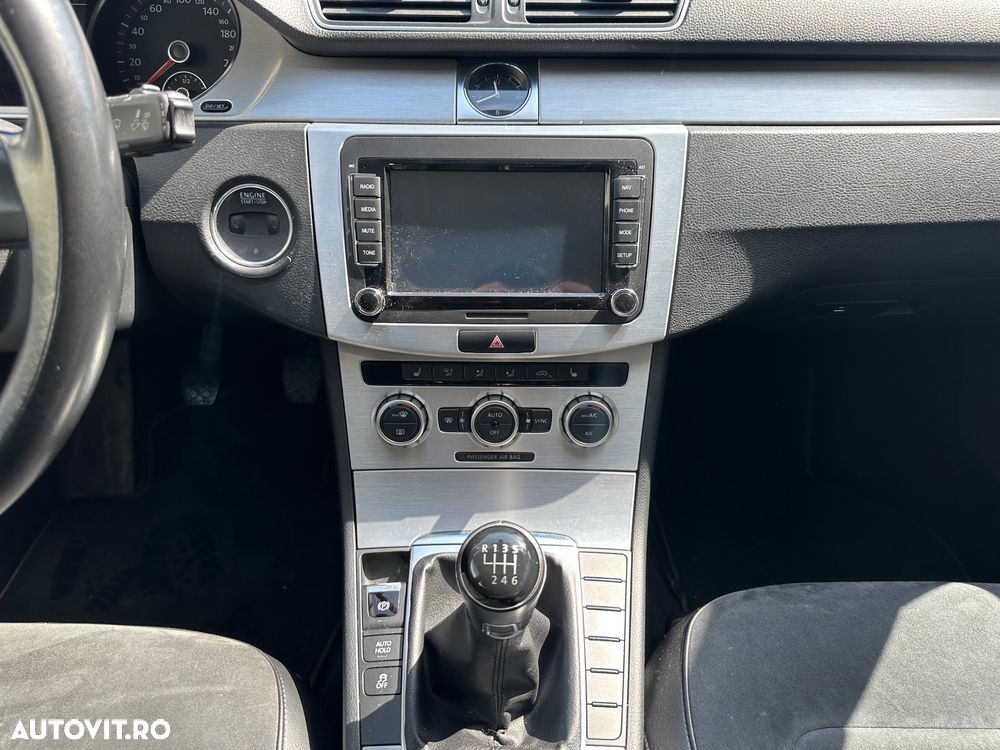 Volkswagen Passat 2.0 TDI BlueMotion Tehnology 4Motion Comfortline - 8