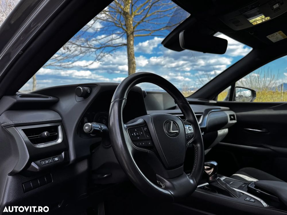 Lexus UX - 19