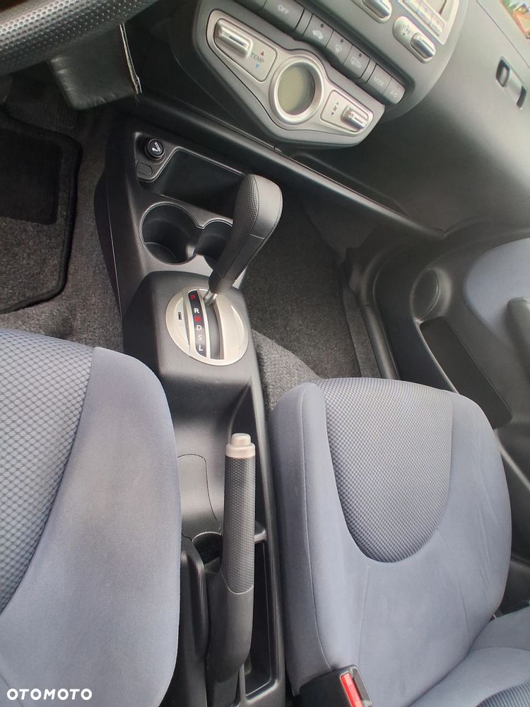 Honda Jazz 1.4 CVT ES - 29