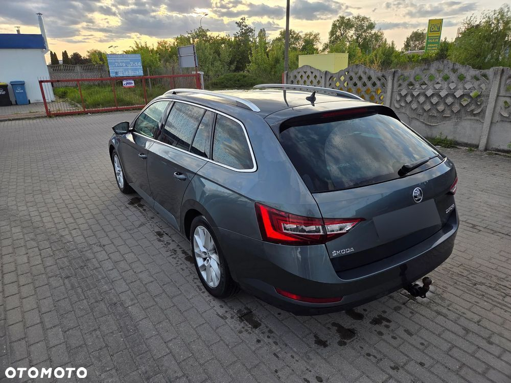 Skoda Superb 2.0 TSI Style DSG - 6