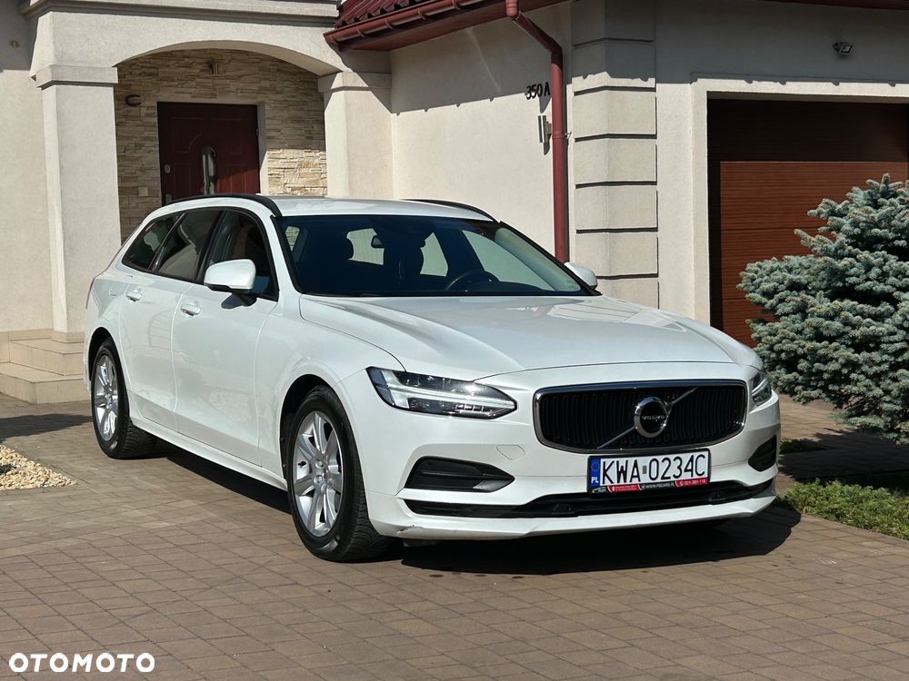 Volvo V90 D3 Momentum Pro - 1