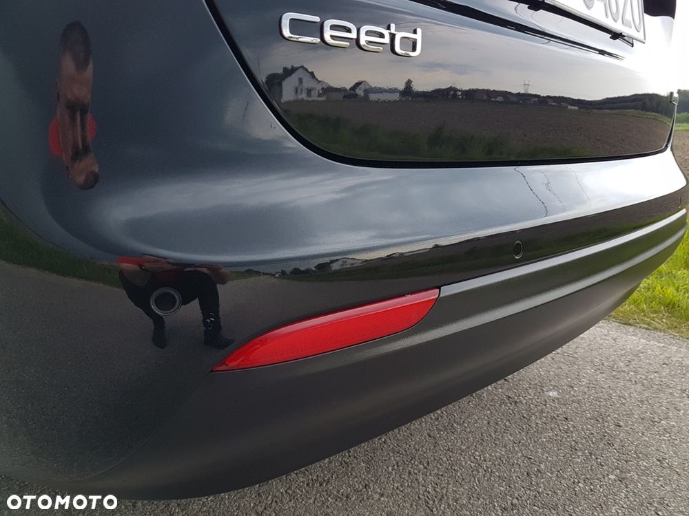Kia Ceed 1.6 CRDi 136 ISG Dream-Team Edition - 22