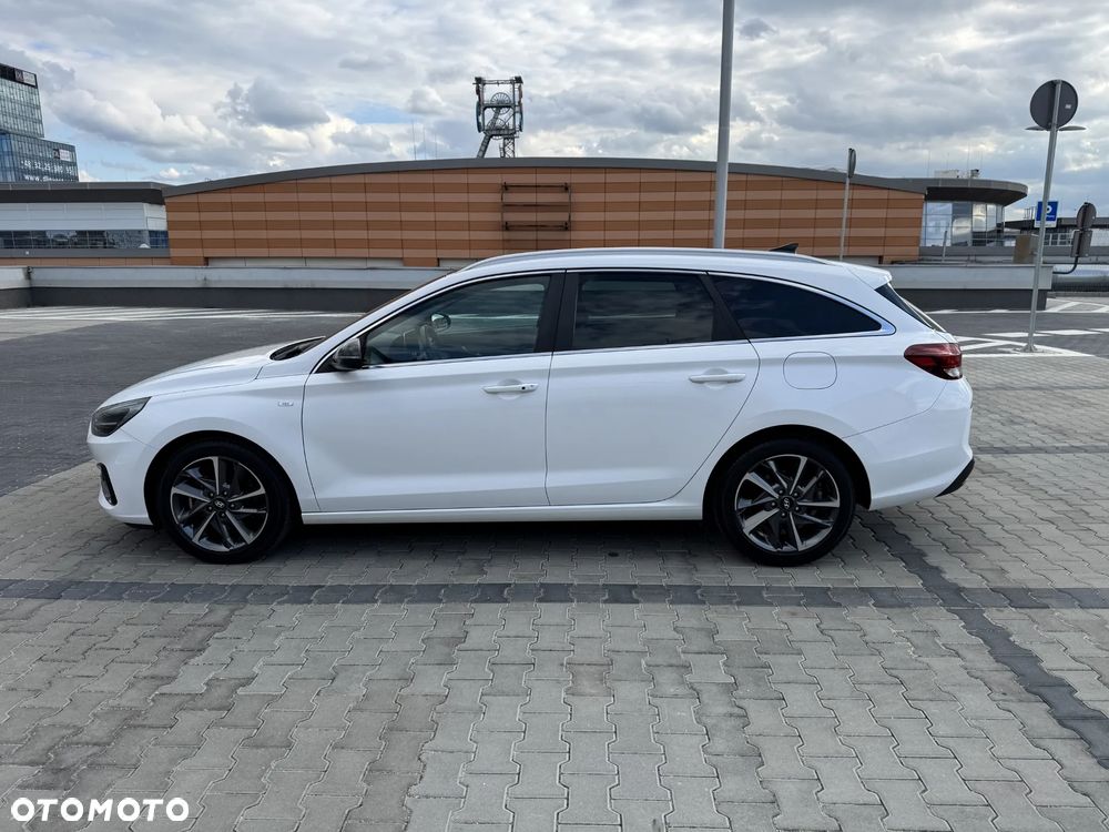 Hyundai i30 1.5 T-GDI 48V Executive DCT - 3