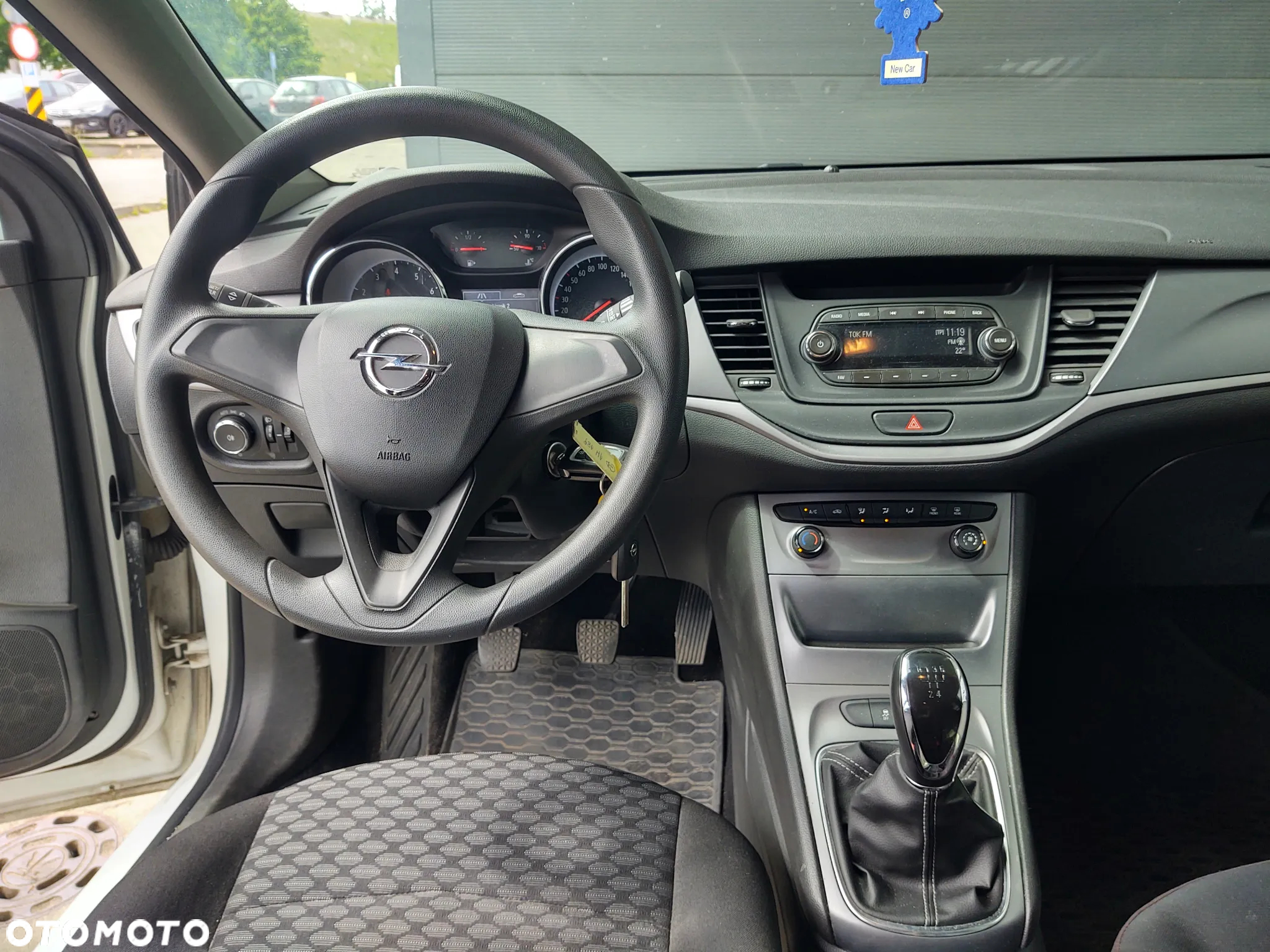 Opel Astra V 1.4 Essentia - 4