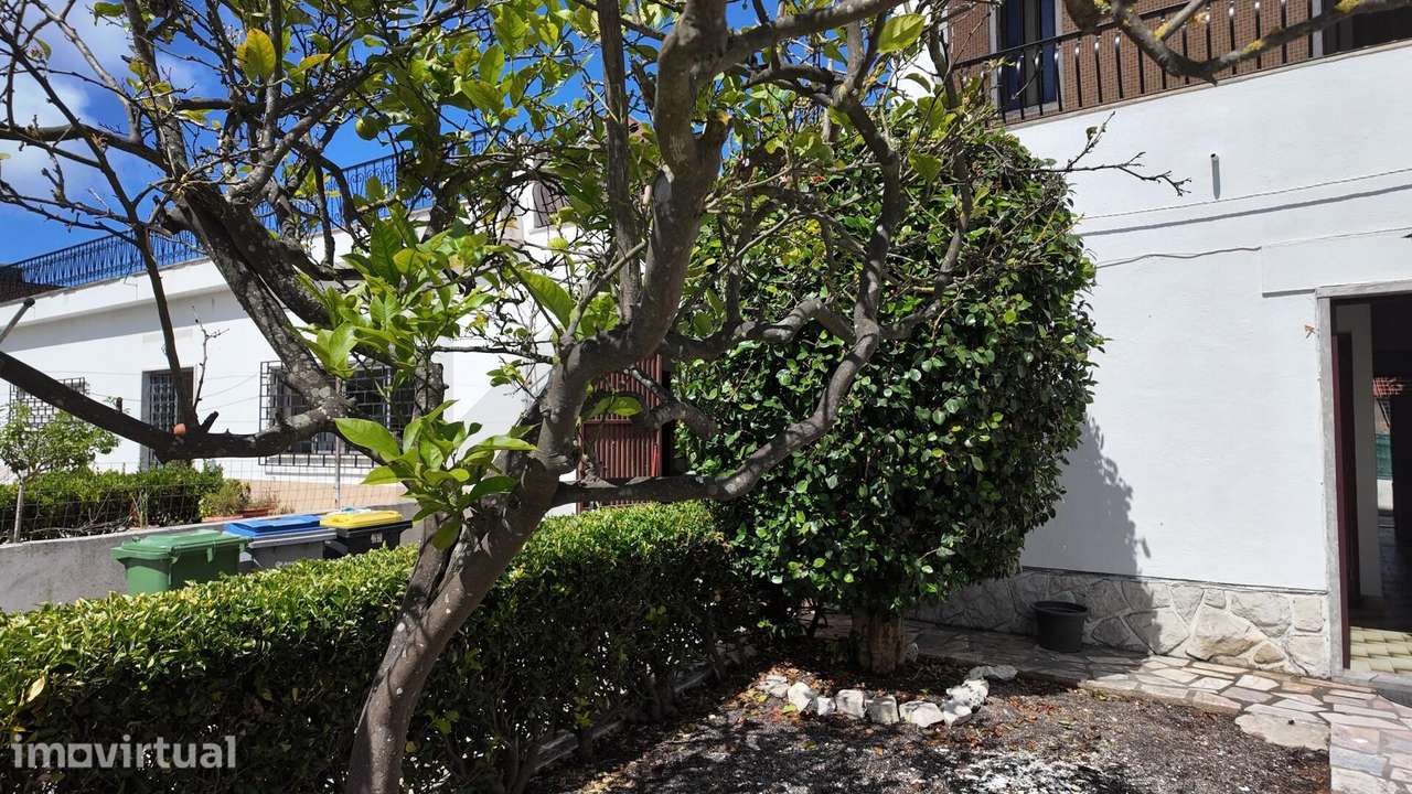 Arrendamento de Moradia 2 pisos com garagem | Belverde/Seixal - Grande imagem: 2/37