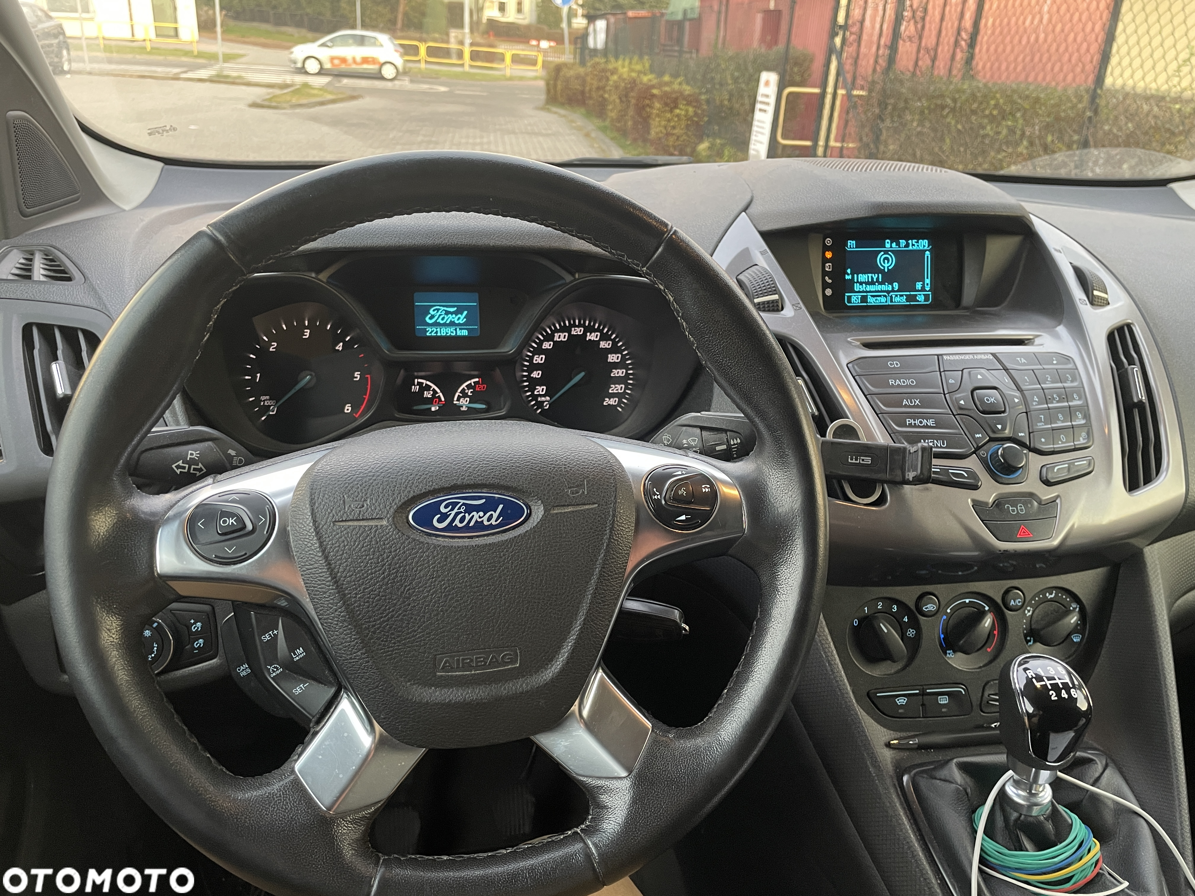 Ford Transit Connect - 12