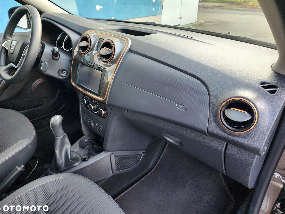 Dacia Sandero Stepway 0.9 TCe Ambiance S&S EU6 - 32
