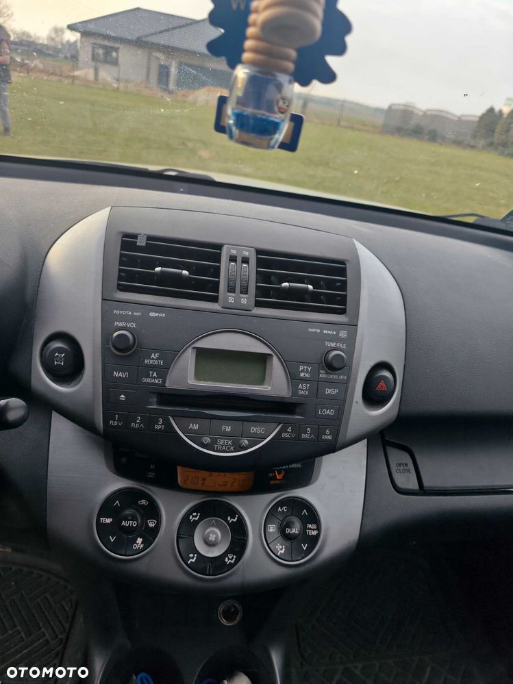 Toyota RAV4 - 7