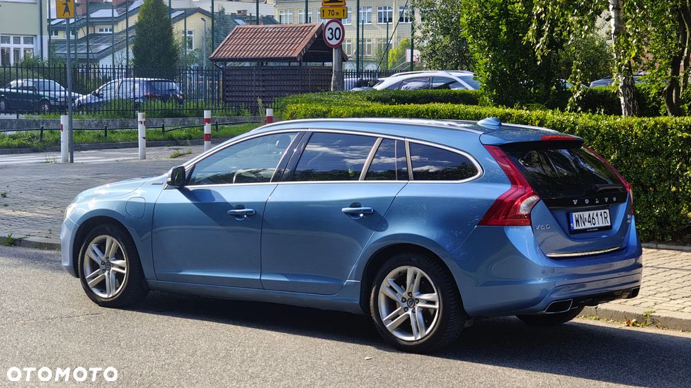 Volvo V60 D6 AWD Plug-in Hybrid Summum - 10