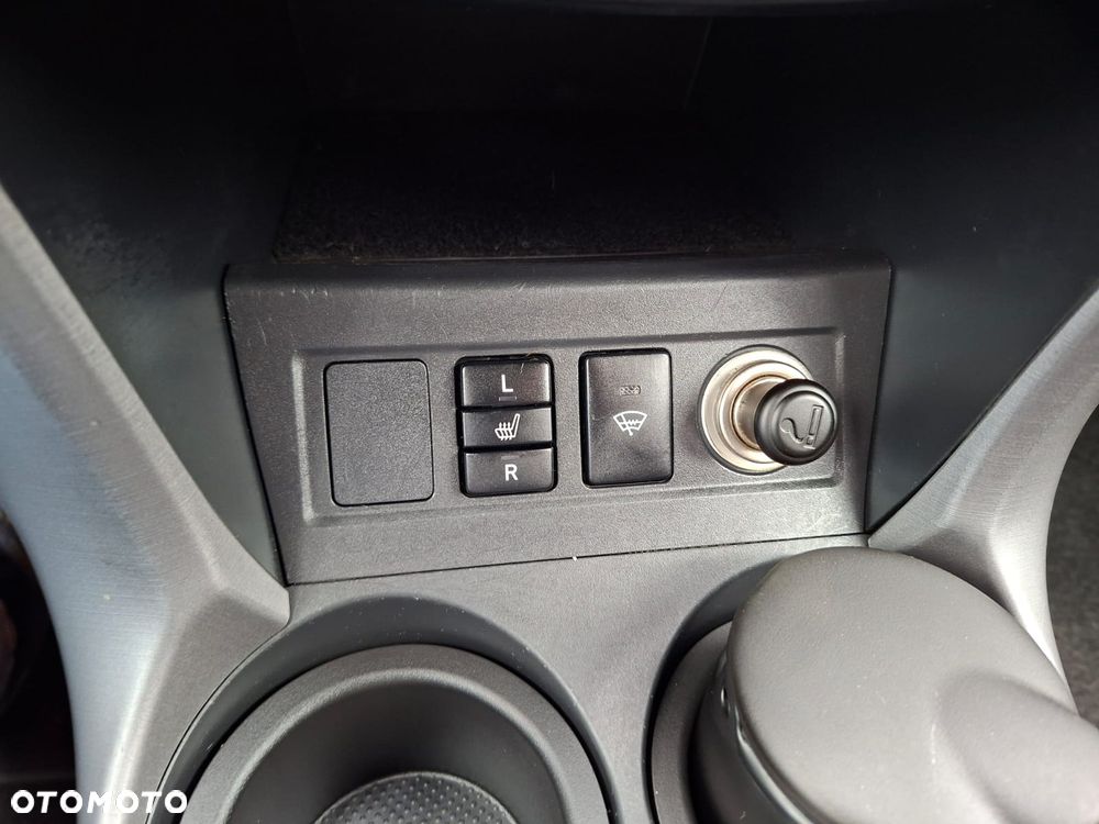 Toyota RAV4 2.2 D-4D Premium - 16