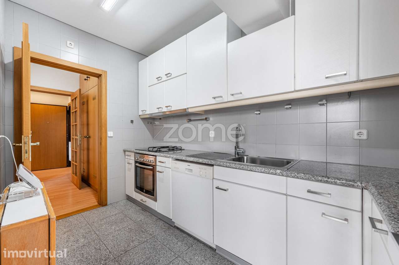 Apartamento T2 com lugar de garagem - Mota Galiza, Porto - Grande imagem: 3/16