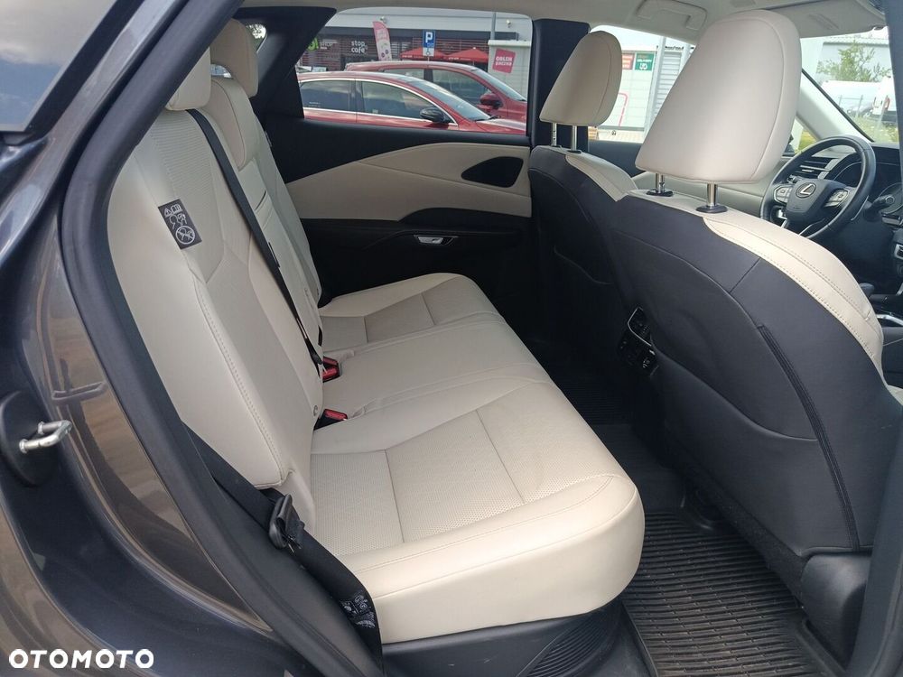 Lexus RX - 10