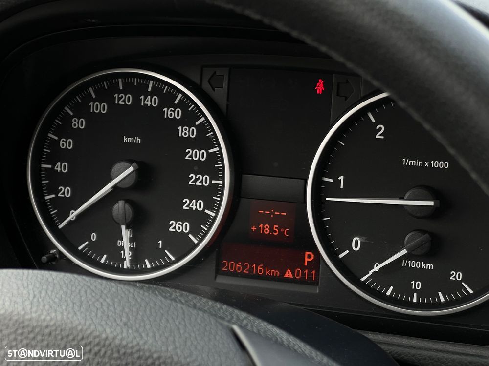 BMW 320 d xDrive Navigation Auto - 17