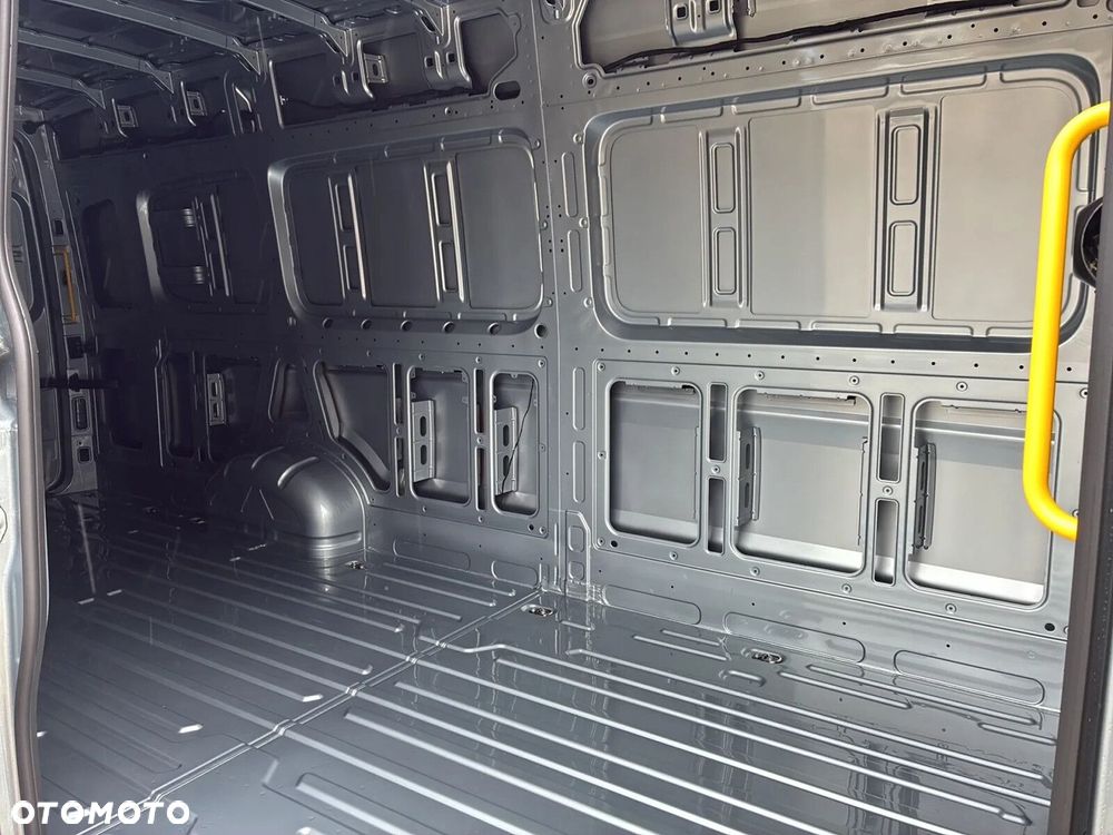 Volkswagen Crafter 35 Furgon LONG/L5H3, 2.0BiTDI 177KM, 4490mm, Wysoki dach - 12