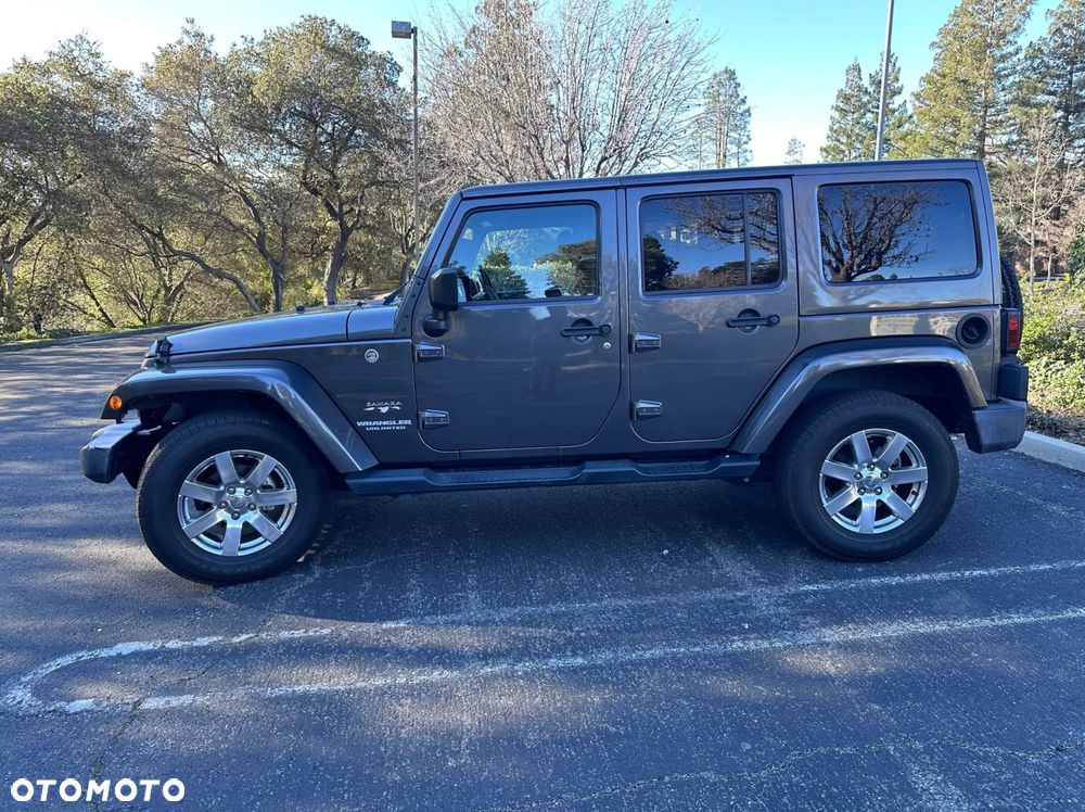 Jeep Wrangler Unlimited 3.6 Automatik Sahara - 12