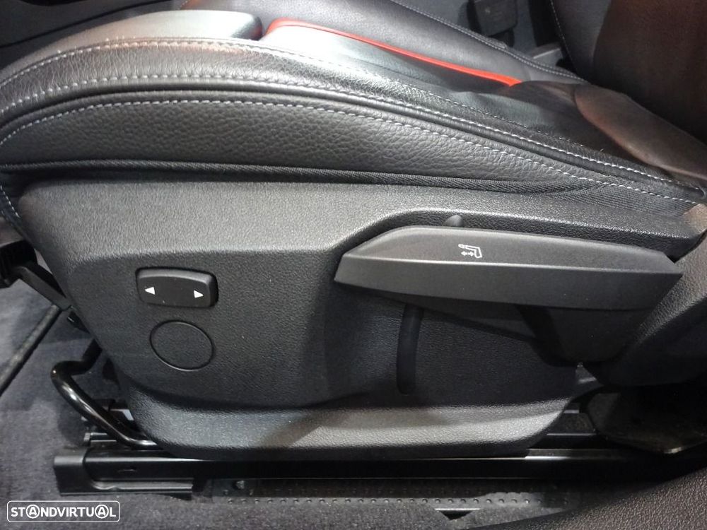 BMW 116 d Pack Desportivo M Auto - 12