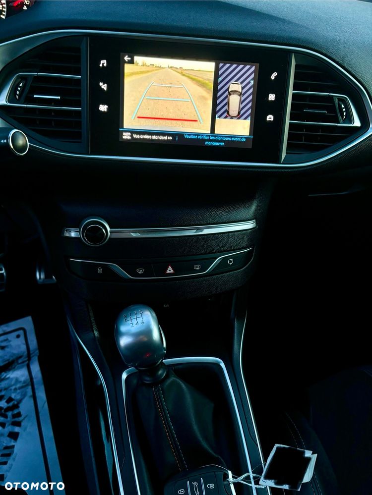 Peugeot 308 1.2 PureTech Allure S&S - 16