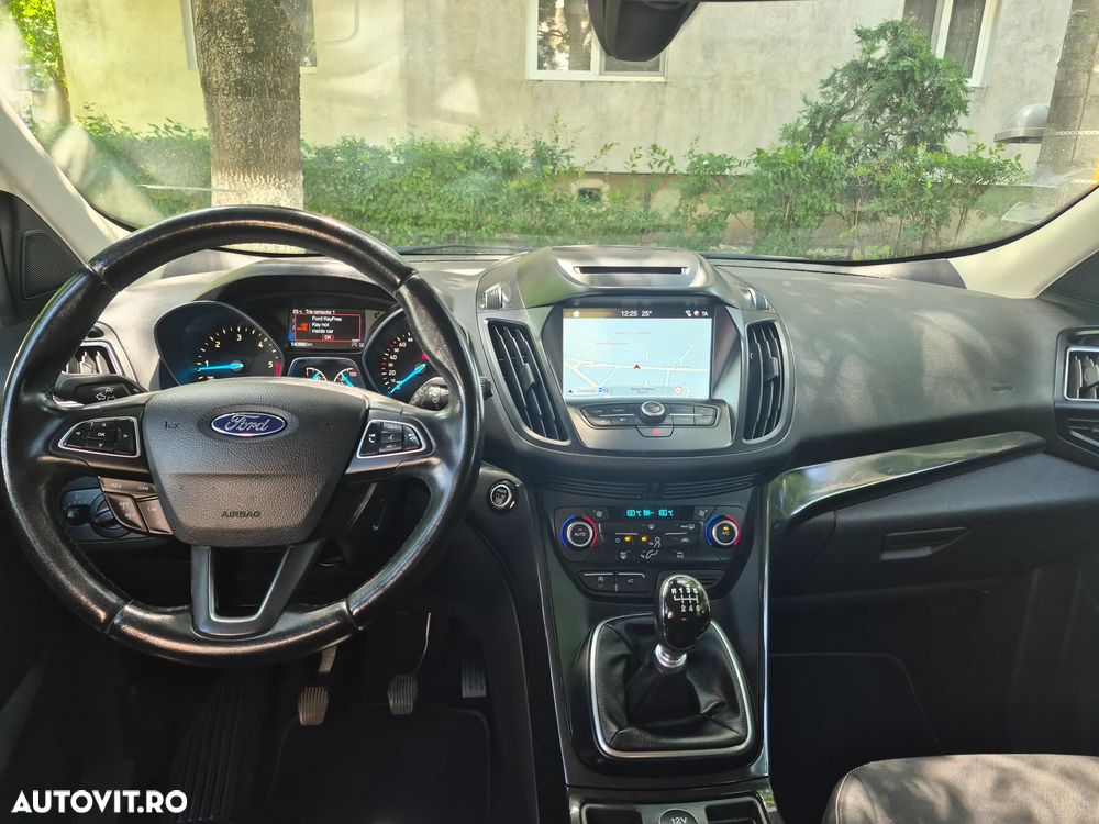 Ford Kuga 1.5 TDCi 2WD Titanium - 14