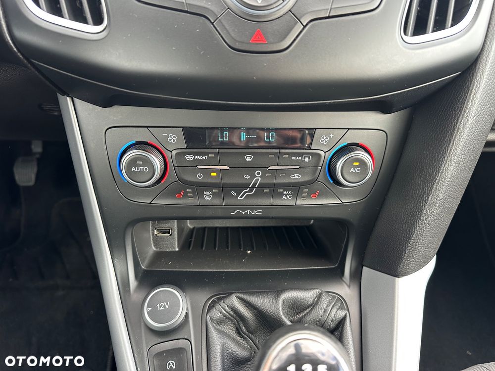 Ford Focus 1.0 EcoBoost Start-Stopp-System COOL&CONNECT DESIGN - 25