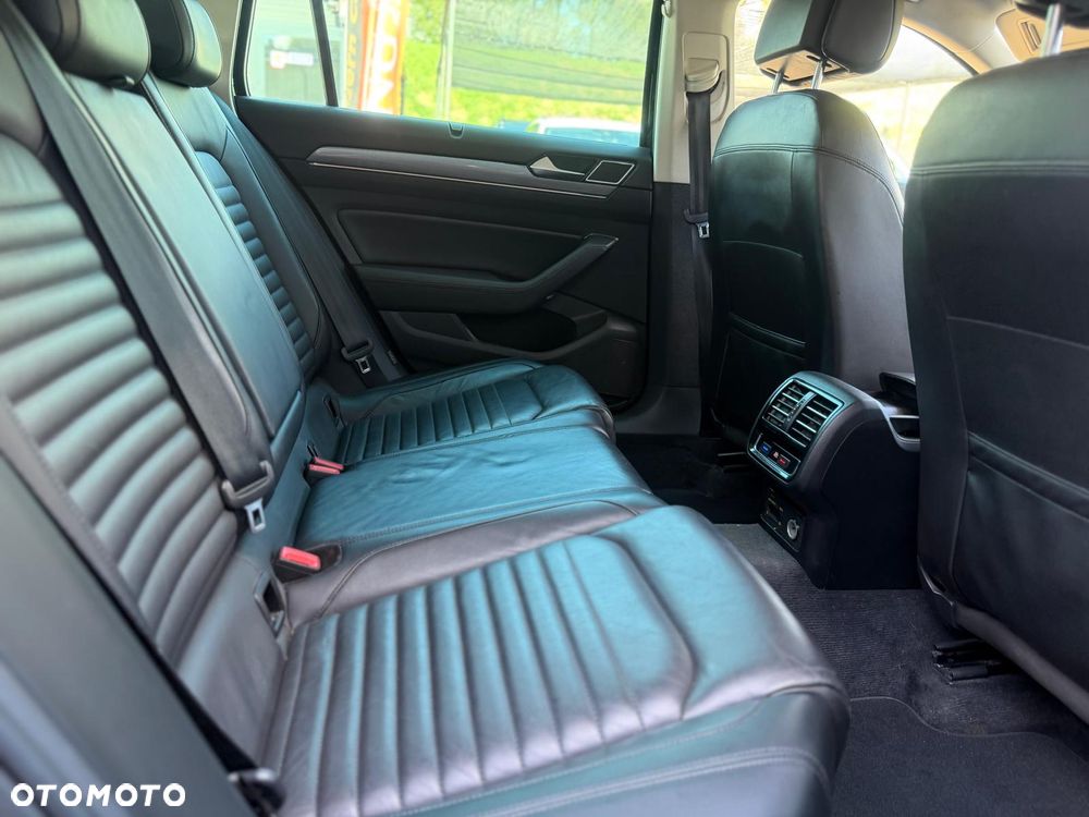 Volkswagen Passat Alltrack 2.0 TDI SCR 4Motion DSG - 21