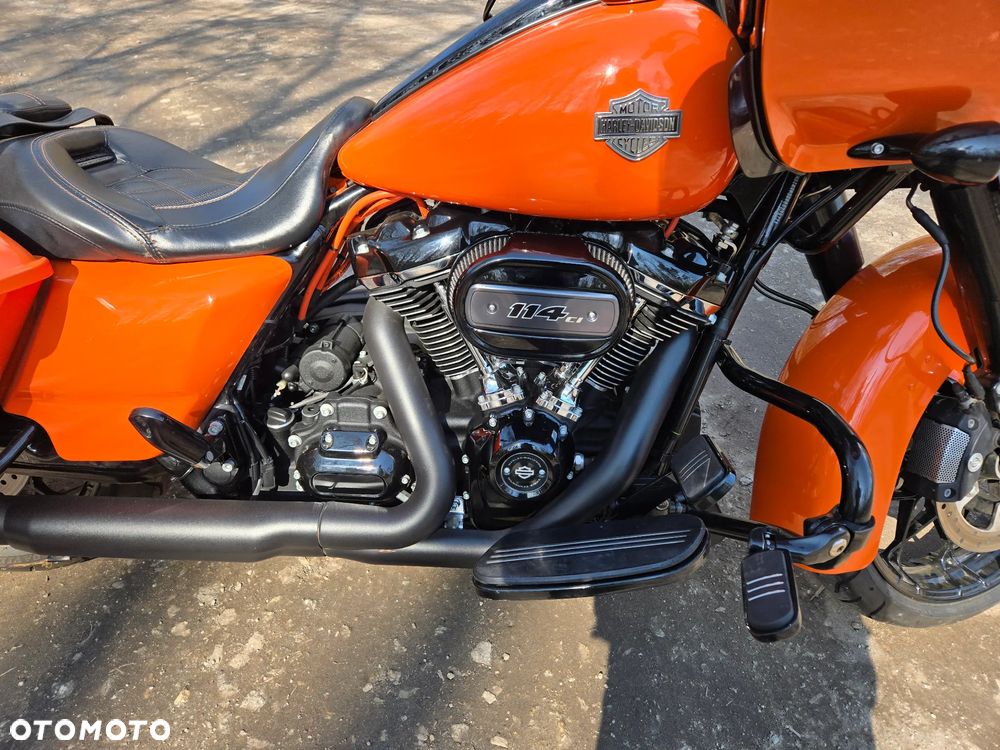 Harley-Davidson Touring Road Glide - 11
