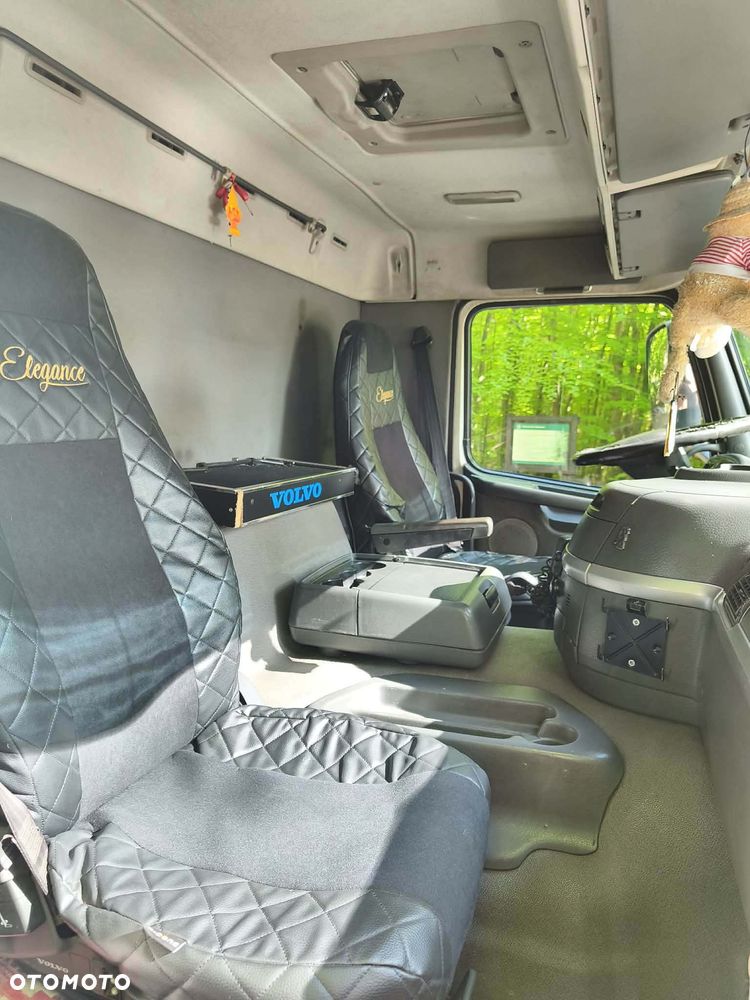 Volvo FM 12 6X2 - 9
