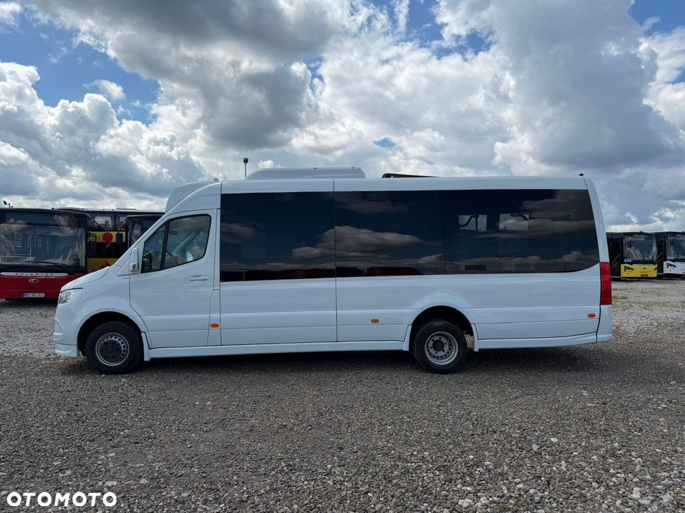 Mercedes-Benz Sprinter 519 - 12