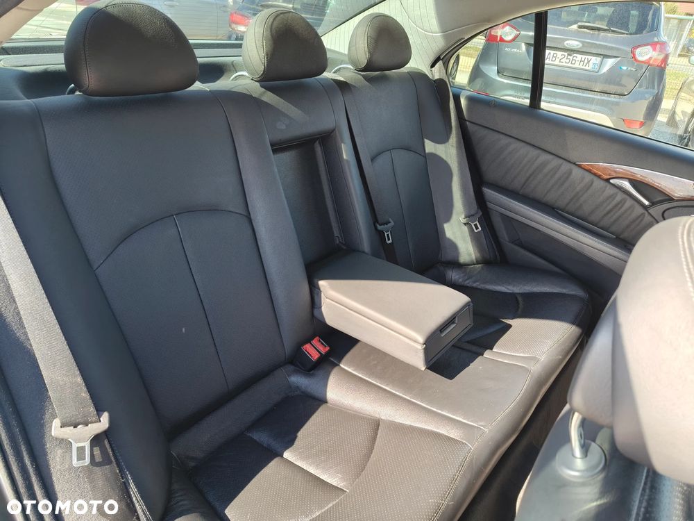 Mercedes-Benz Klasa E - 26