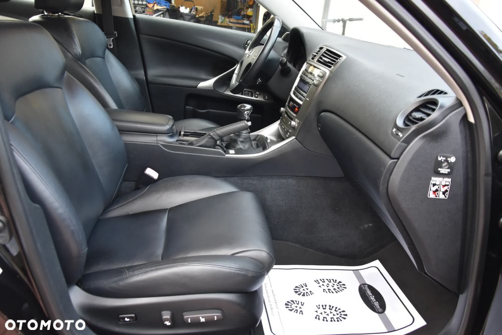 Lexus IS 220d Executive Line - 17