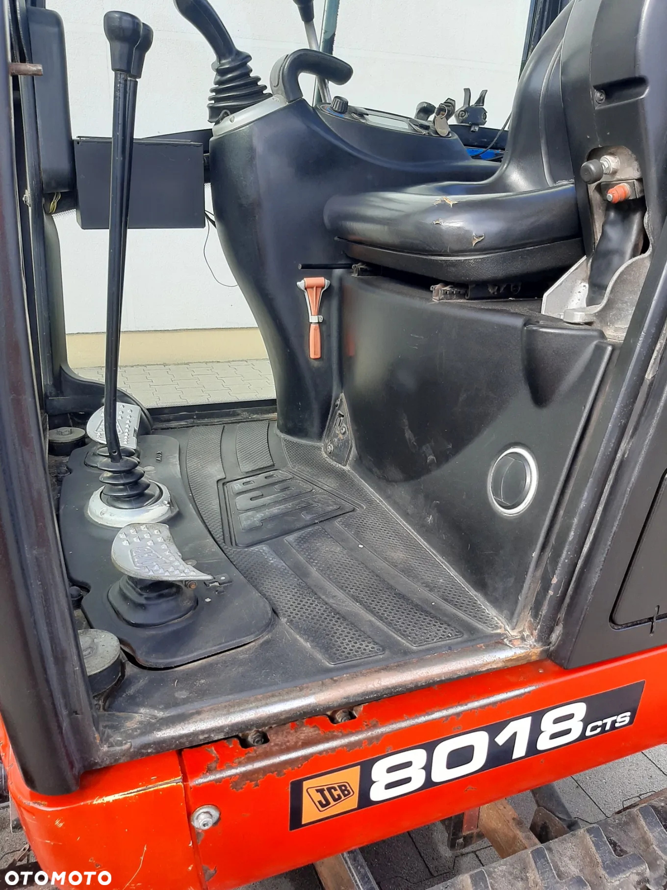 JCB 8018 - 15