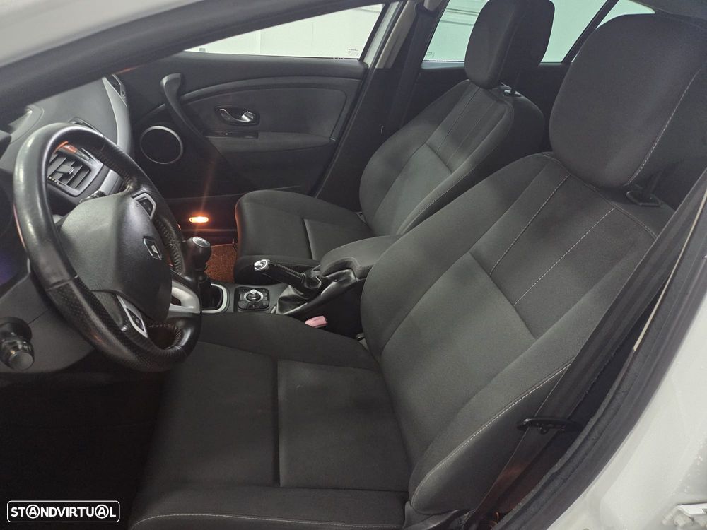 Renault Mégane 1.5 dCi Dynamique - 7