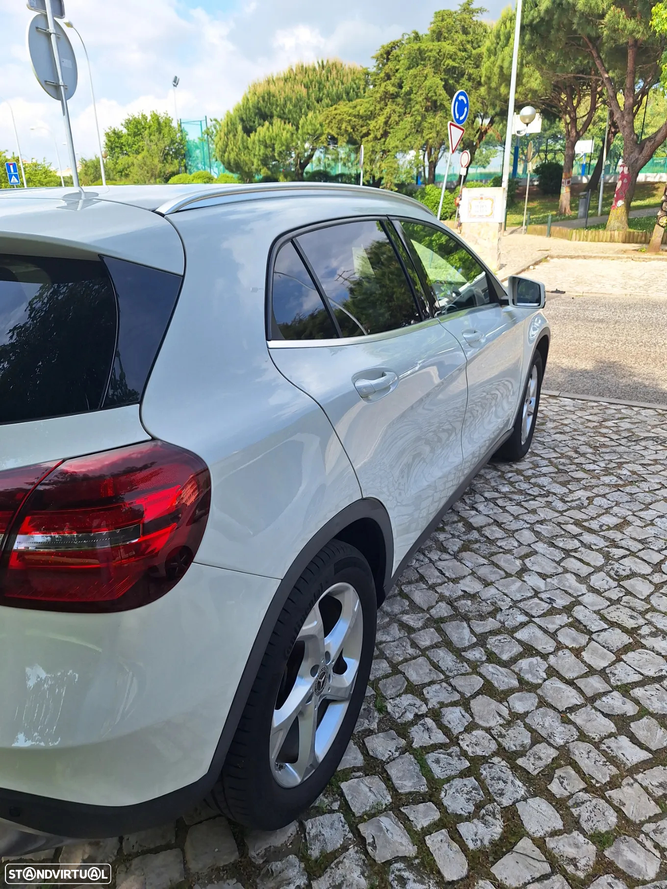 Mercedes-Benz GLA 180 d Urban - 3