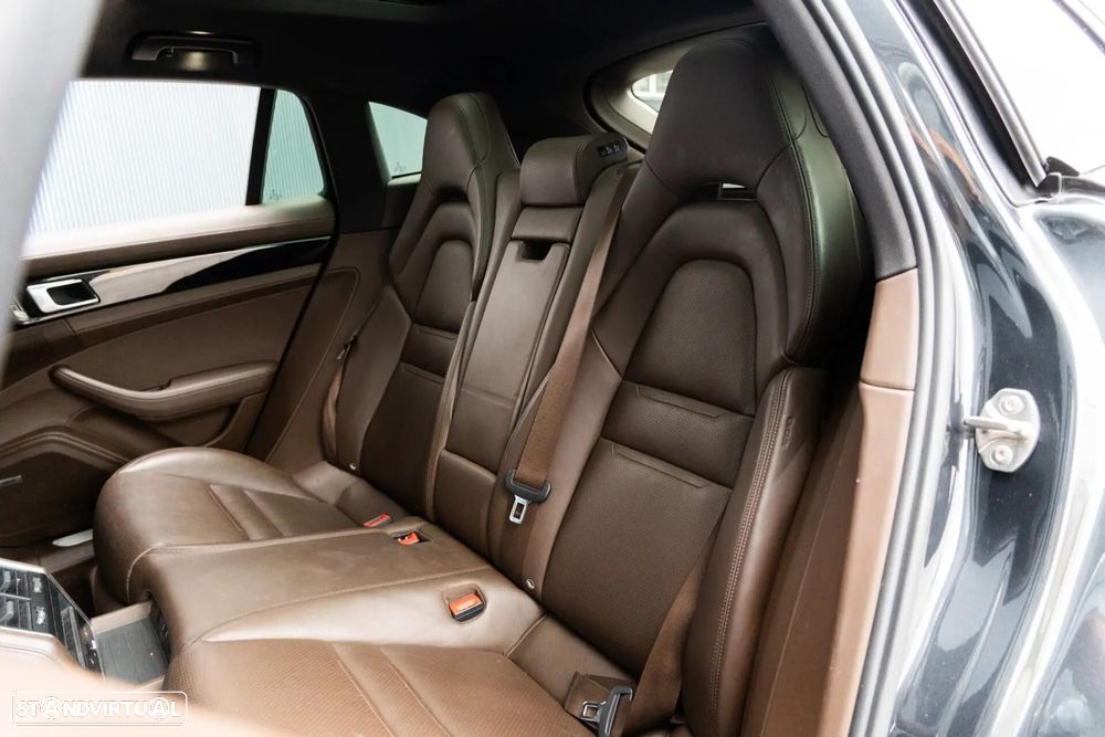 Porsche Panamera Sport Turismo 4 E-Hybrid Platinum Edition PDLS - 49