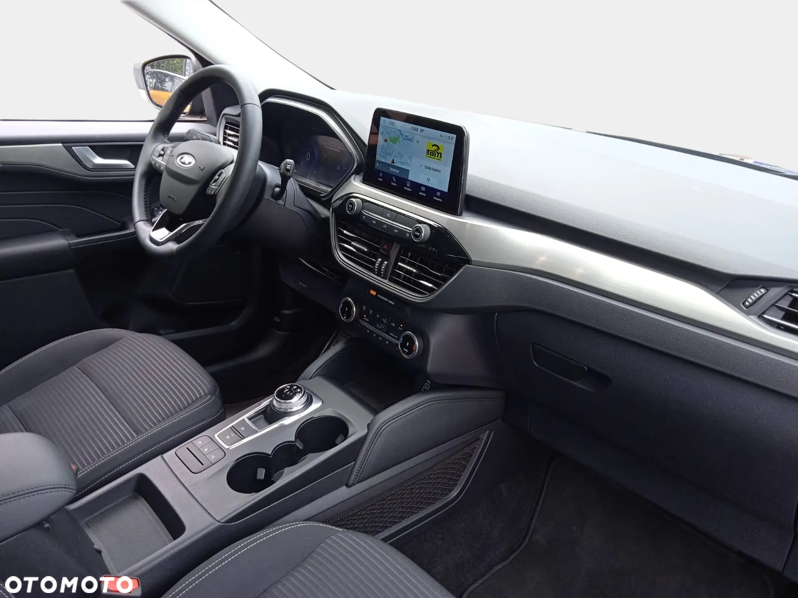 Ford Kuga 2.5 FHEV FWD Titanium - 32