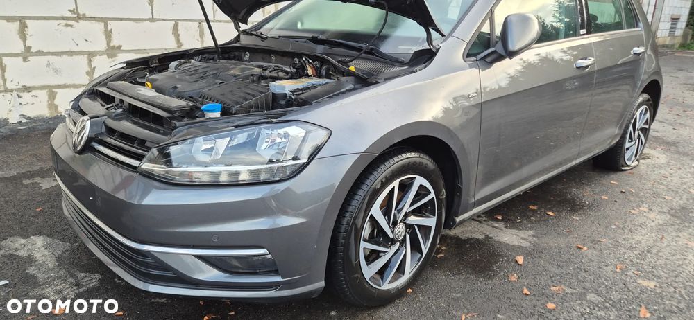 Volkswagen Golf - 22