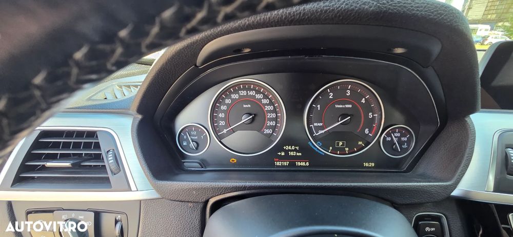 BMW Seria 3 320d Aut. xDrive - 11