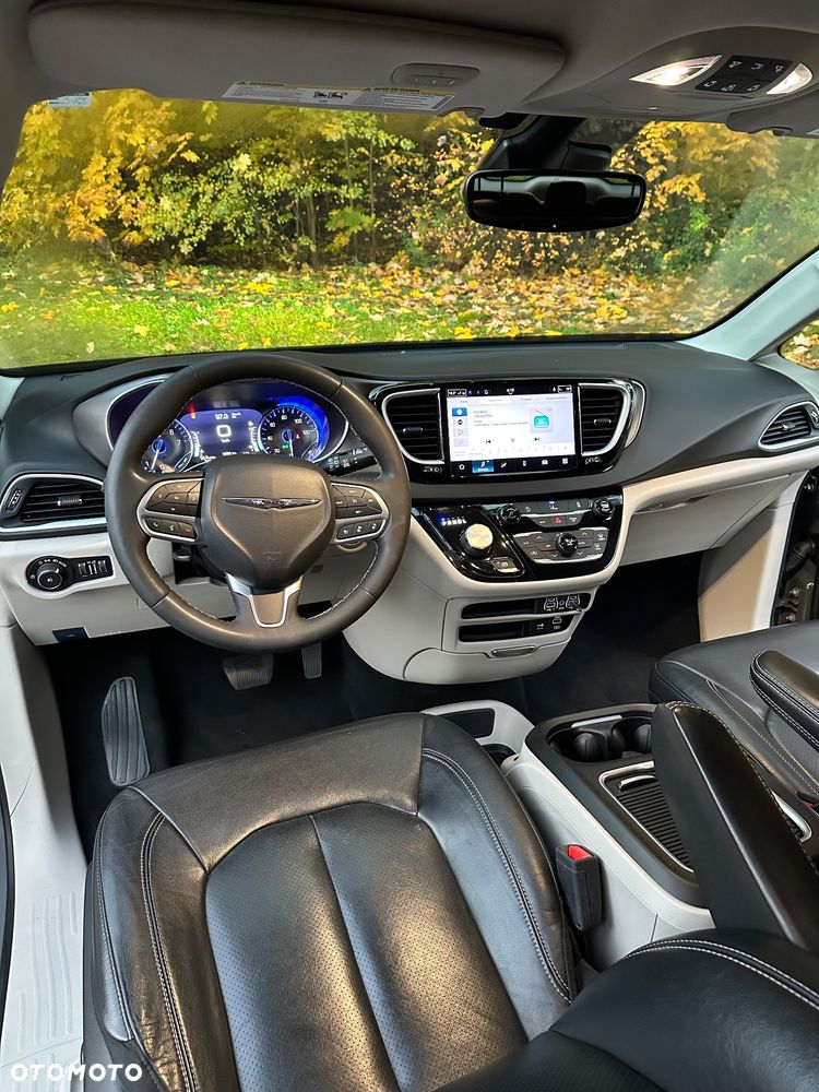 Chrysler Pacifica - 10