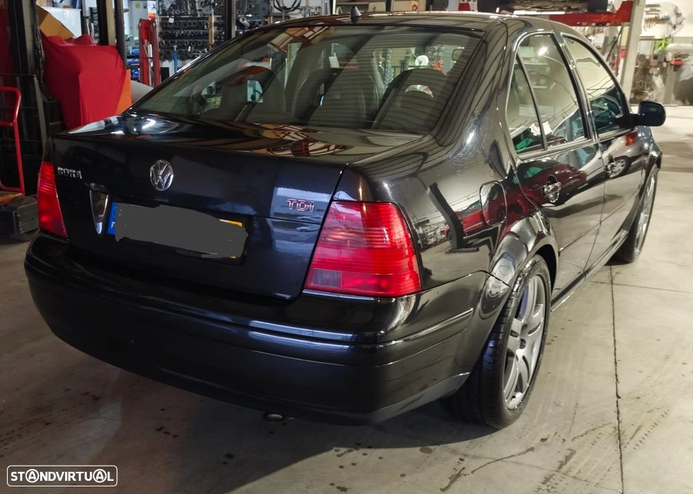 VW Bora 1.9 TDi Highline - 1