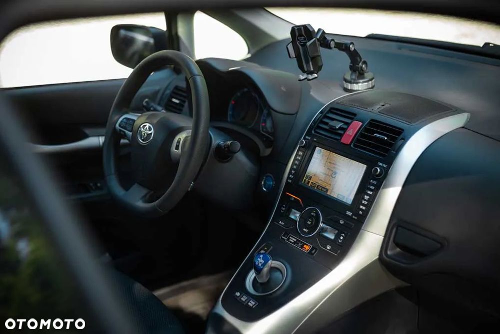 Toyota Auris 1.8 HSD Luna - 19