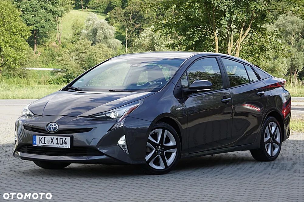 Toyota Prius Hybrid Executive - 6