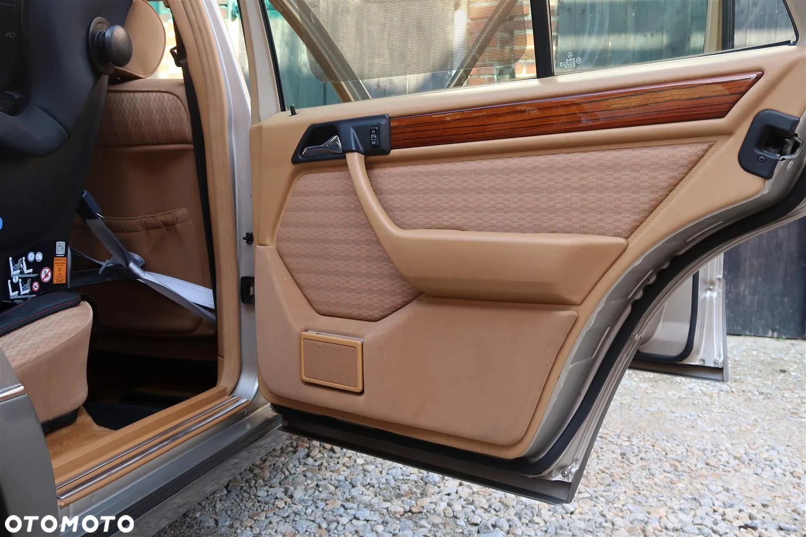 Mercedes-Benz W124 (1984-1993) - 35