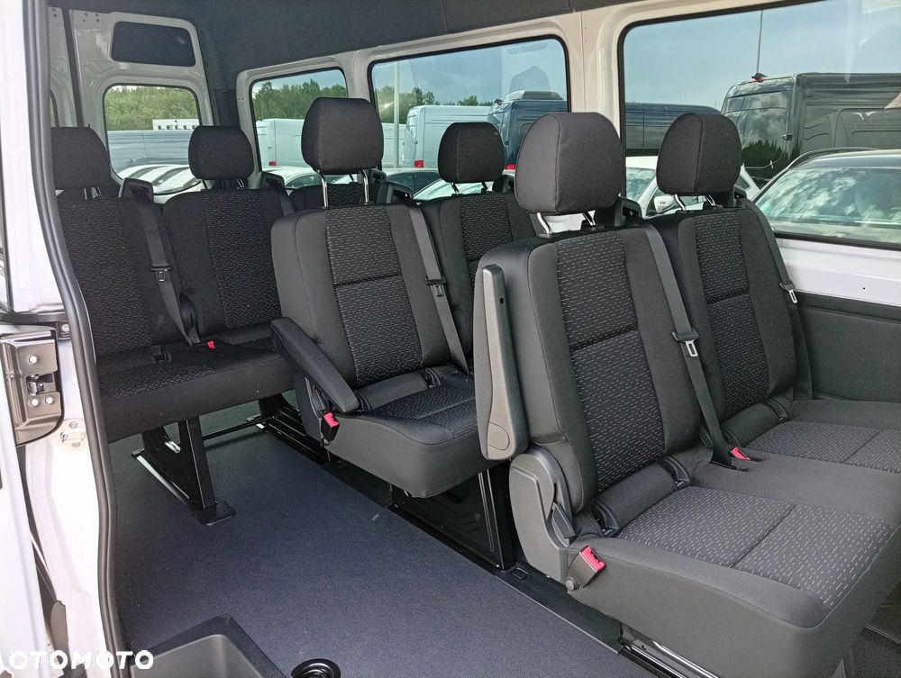 Mercedes-Benz Sprinter - 14