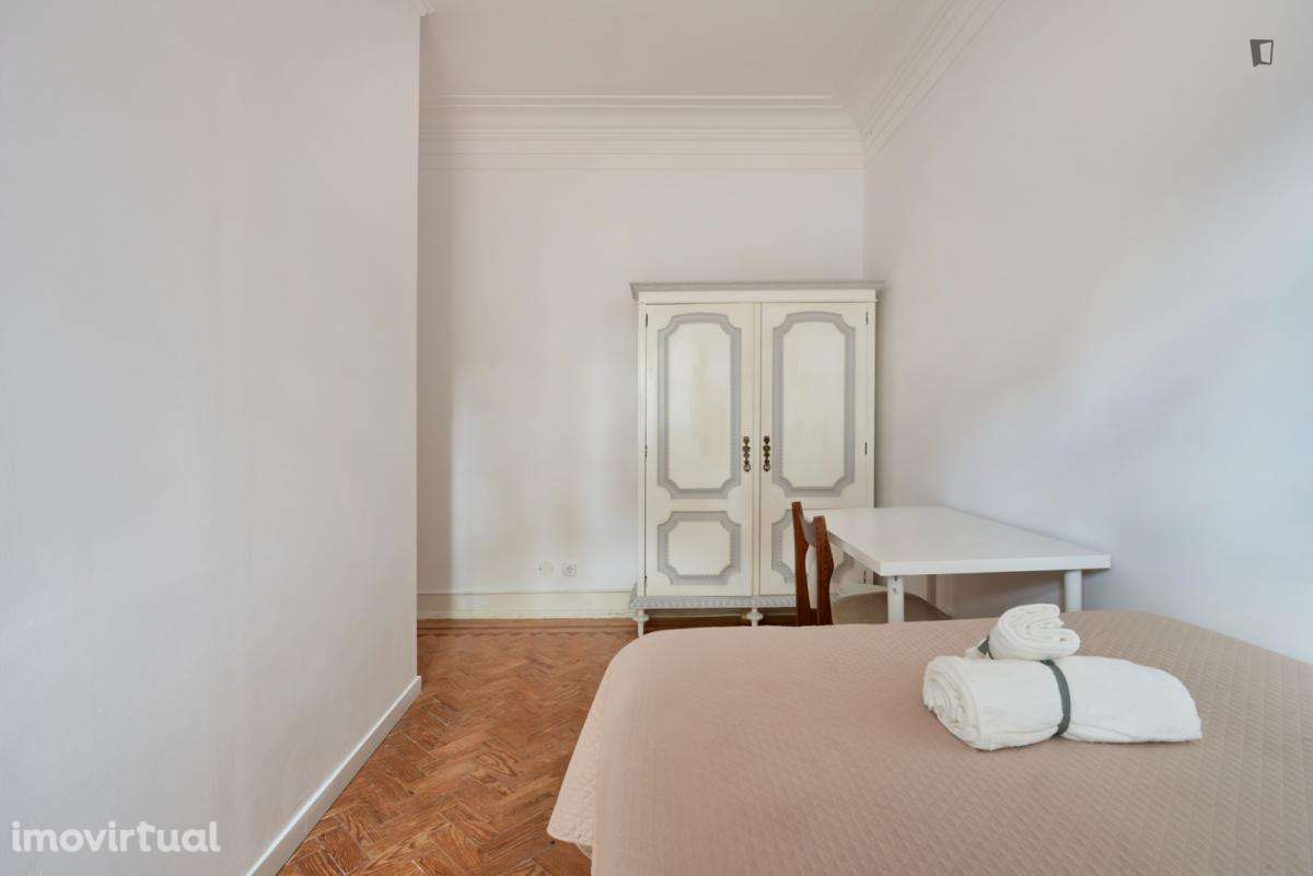 Quarto - localizado em Alameda Lisbon - Grande imagem: 5/51