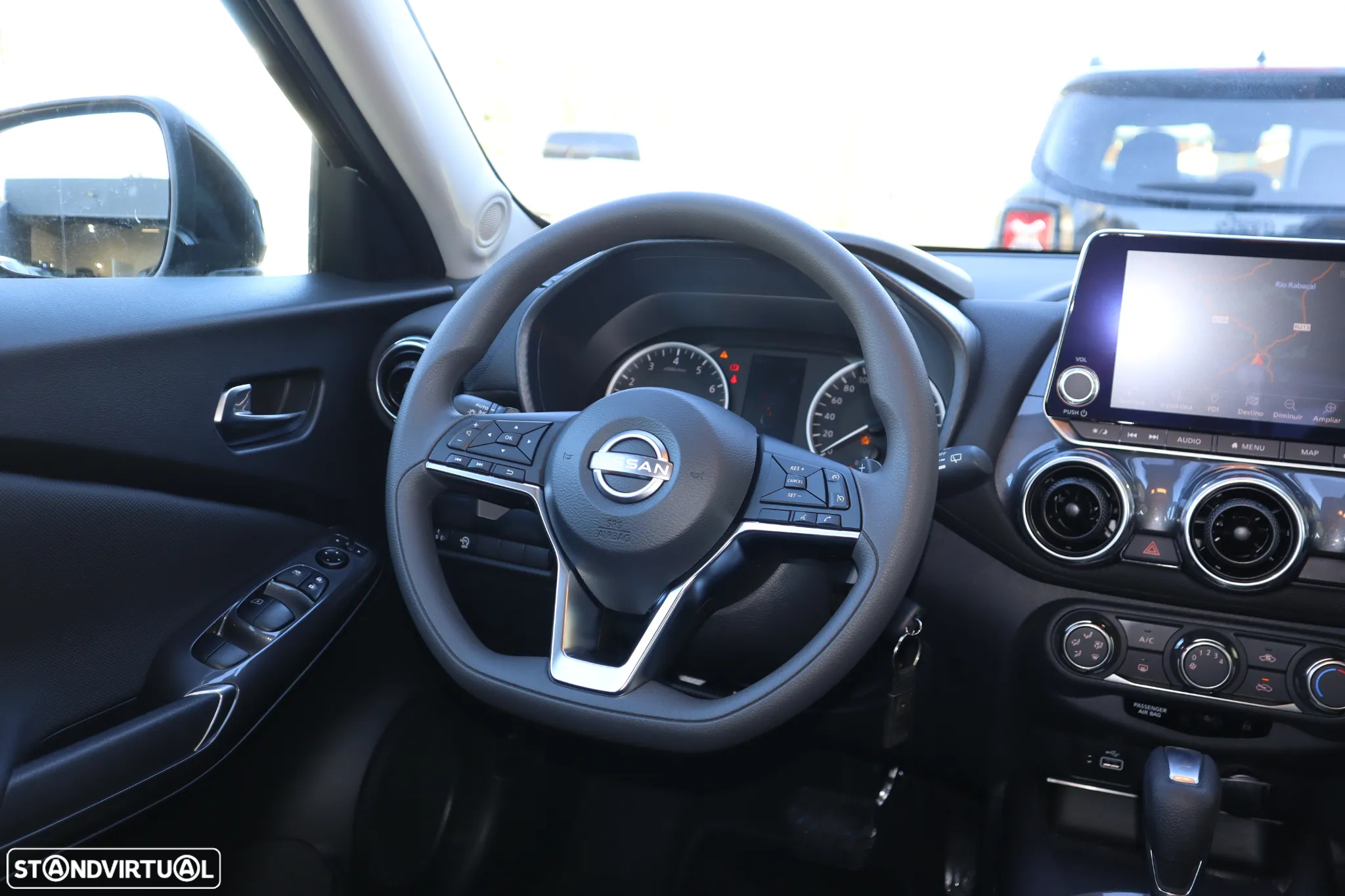 Nissan Juke 1.0 DIG-T N-Connecta DCT - 10