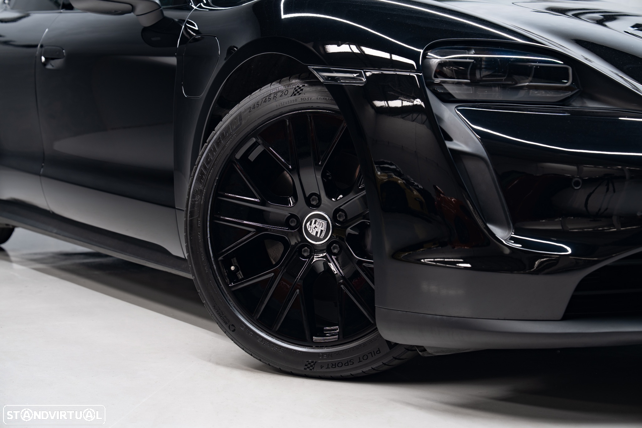 Porsche Taycan Standard - 4