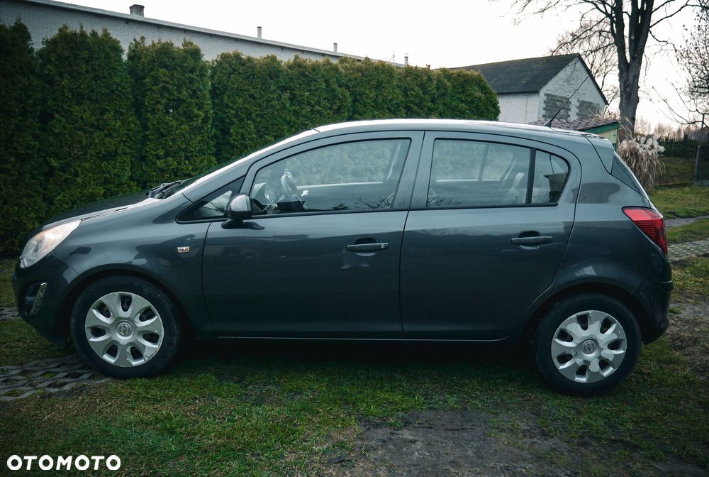 Opel Corsa 1.4 16V Energy - 9