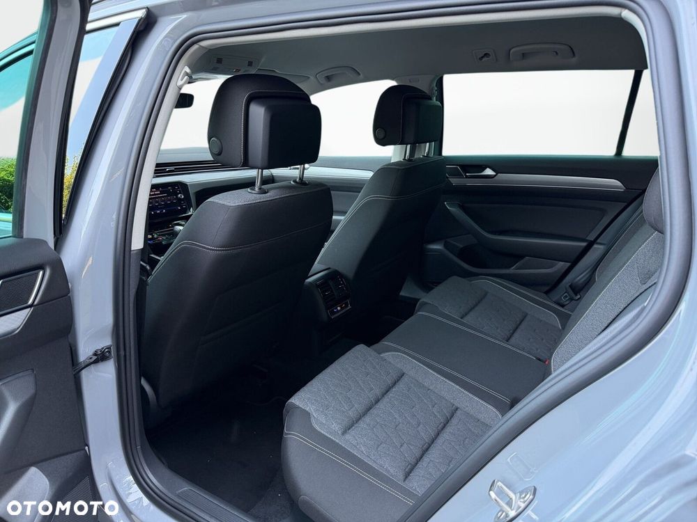 Volkswagen Passat - 35